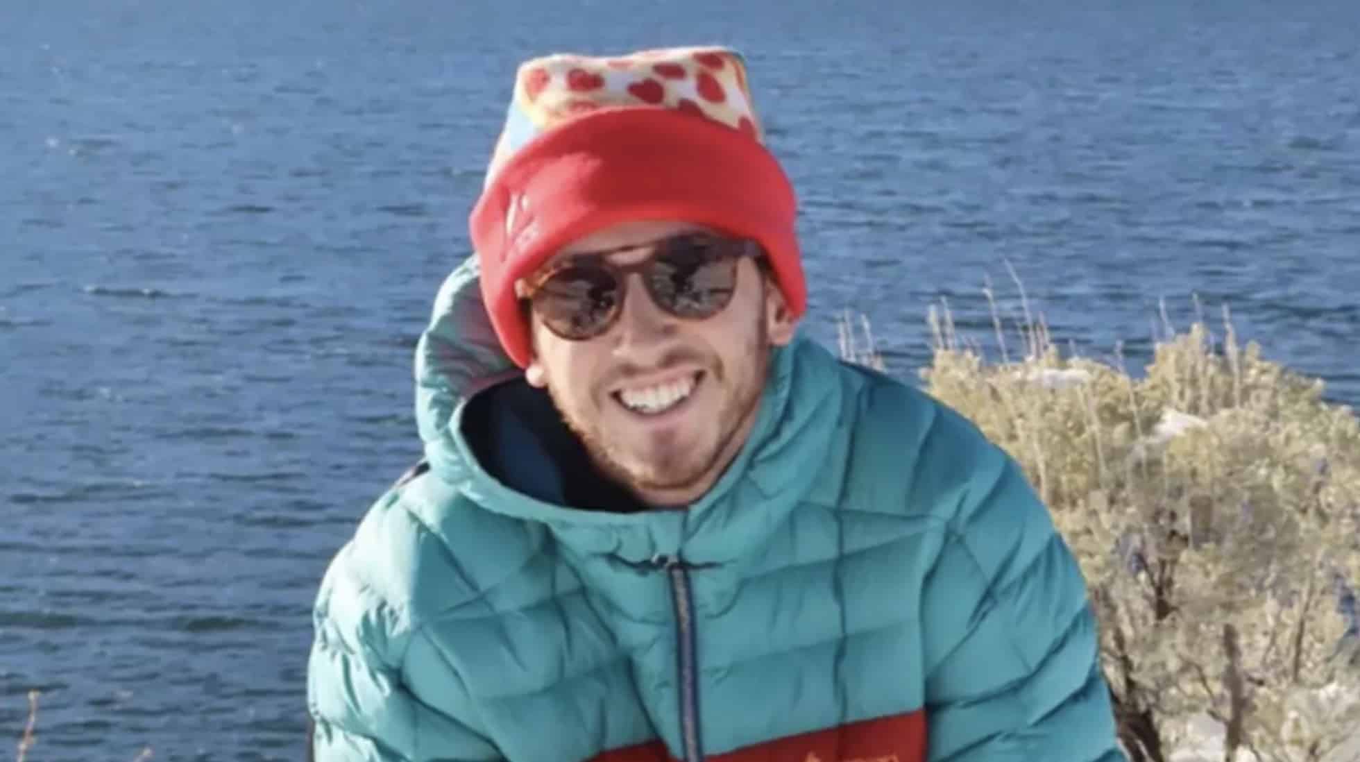 Recém-casado morre tragicamente durante a lua de mel em um acidente incomum após pisar em água na altura do tornozelo Recém-casado morre tragicamente durante a lua de mel em um acidente incomum após pisar em água na altura do tornozelo