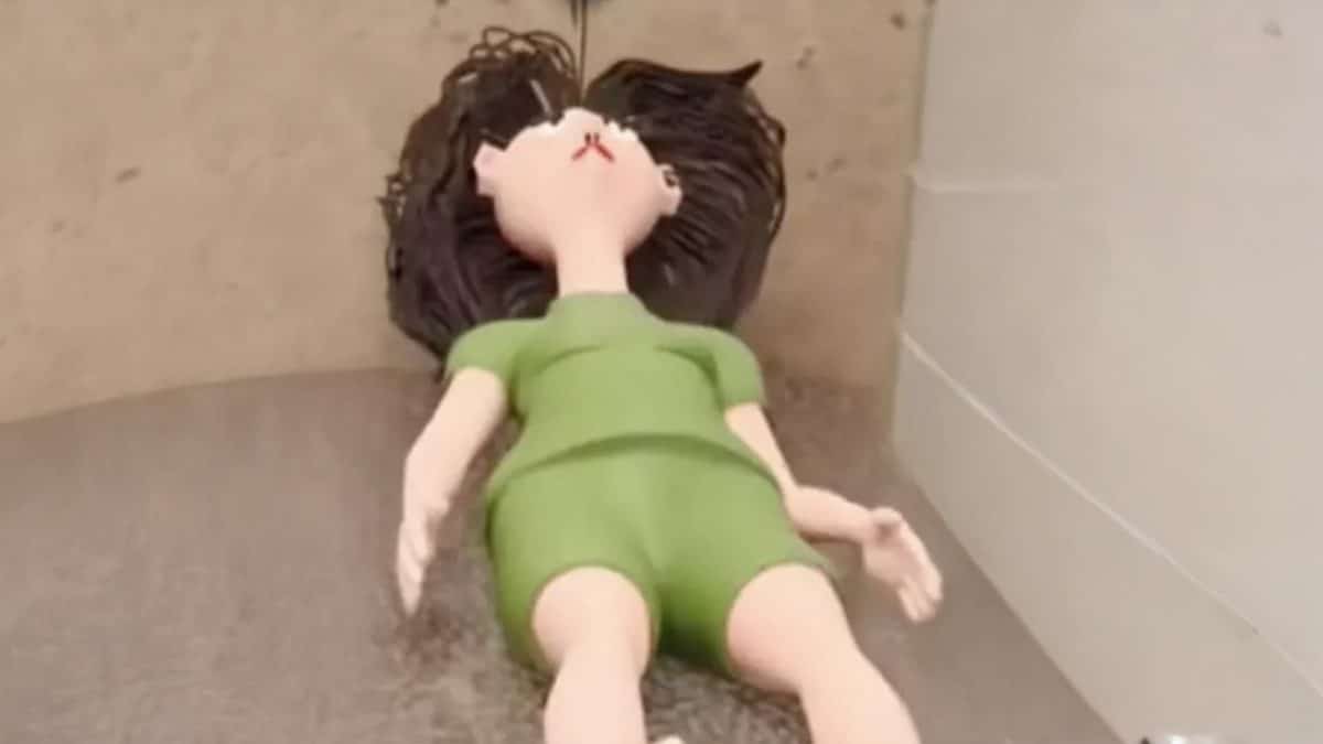 Simulação chocante revela como dois detentos em celas separadas tiveram um bebê sem nunca se encontrarem.