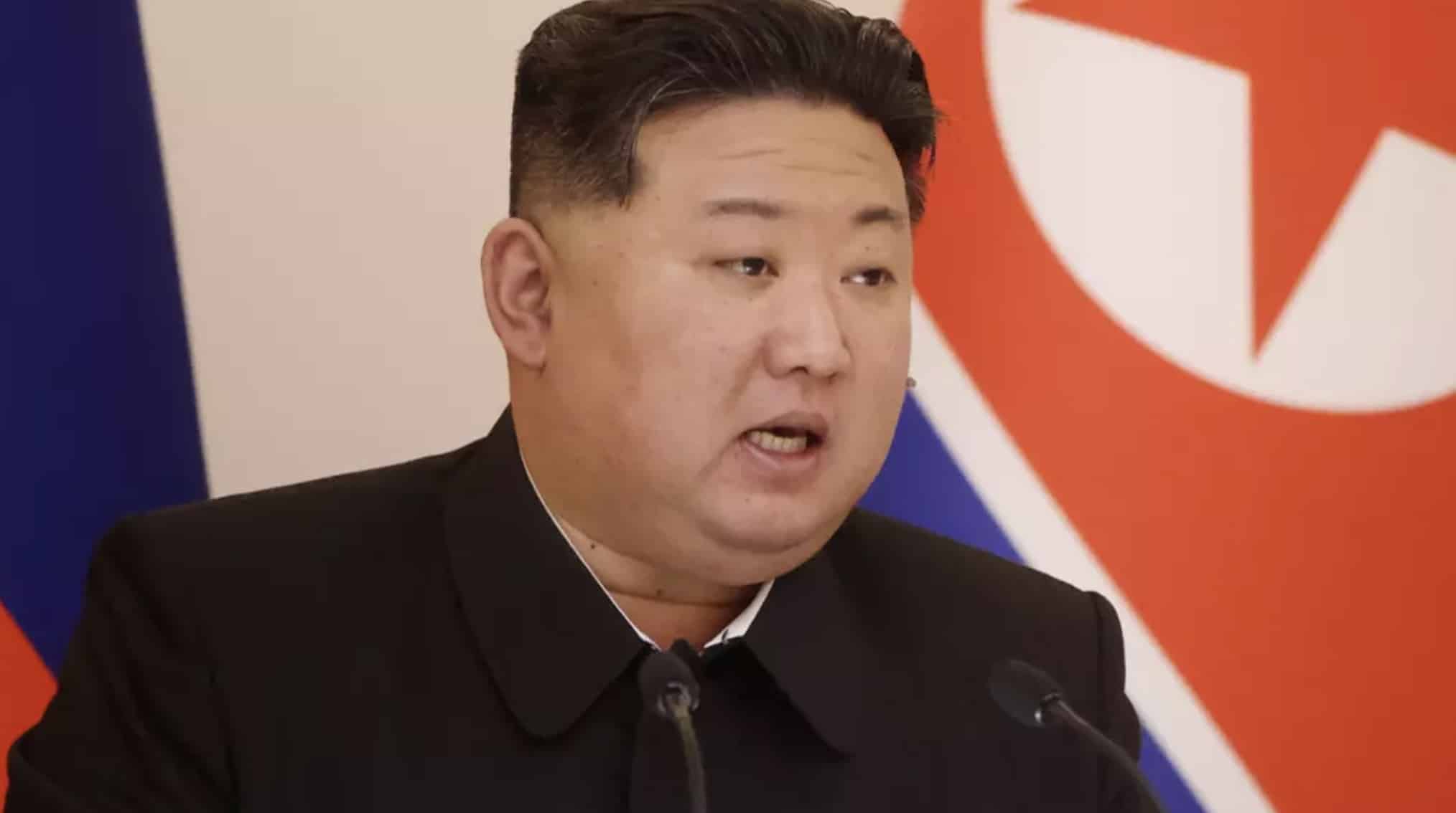 Celular contrabandeado da Coreia do Norte expõe táticas aterrorizantes usadas pelo regime de Kim Jong Un para impor controle no país Smartphone contrabandeado da Coreia do Norte expõe táticas aterrorizantes usadas pelo regime de Kim Jong Un para impor controle no país