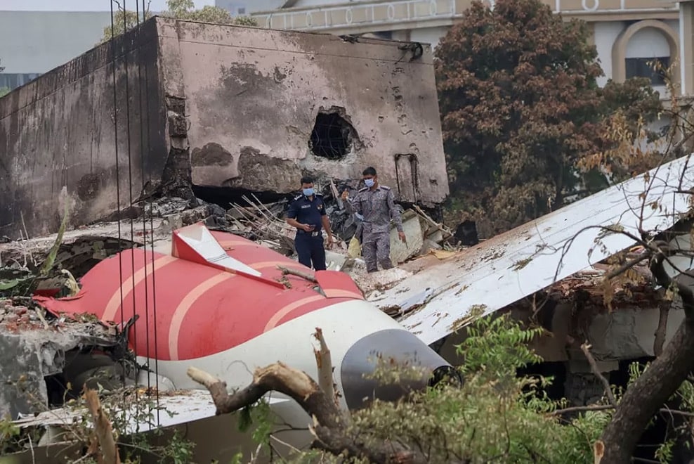 Simulação assustadora do acidente da Air India apresenta teorias sobre o que realmente deu errado no voo que matou 270 pessoas Todos os passageiros da Air India no avião morreram, exceto um