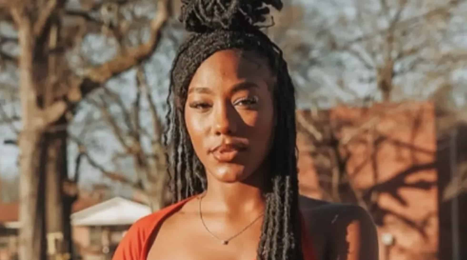 Turista de 22 anos têm as pernas arrancadas por hélice de barco em acidente horrível Turista de 22 anos têm as pernas arrancadas por hélice de barco em acidente horrível