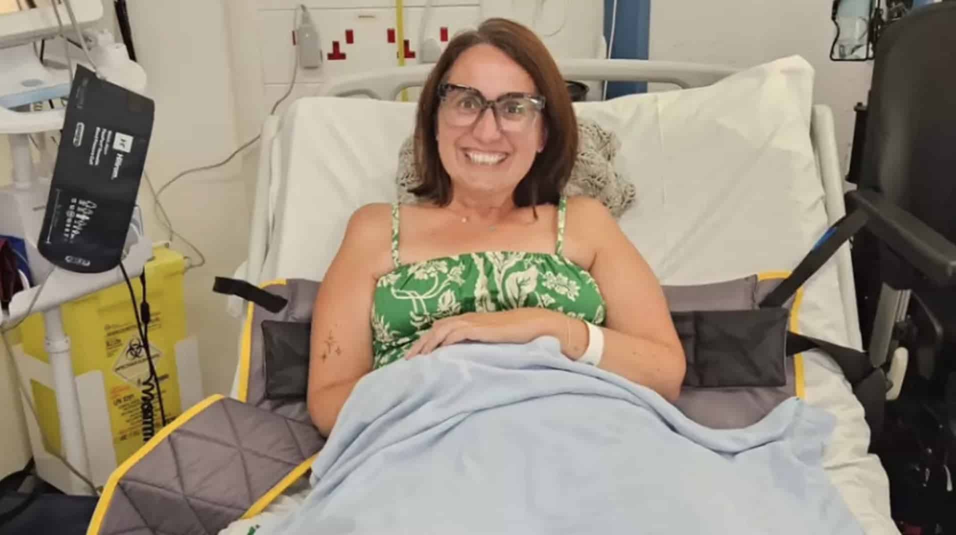 Ativista pelo direito de morrer põe fim à própria vida por inanição para poupar os filhos de verem "a pior doença possível" Ativista pelo direito de morrer põe fim à própria vida por inanição para poupar os filhos de verem "a pior doença possível"