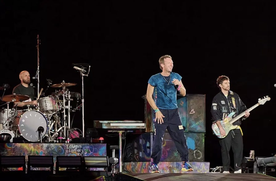 Chris Martin seguiu em frente rapidamente, mas os fãs não esqueceram