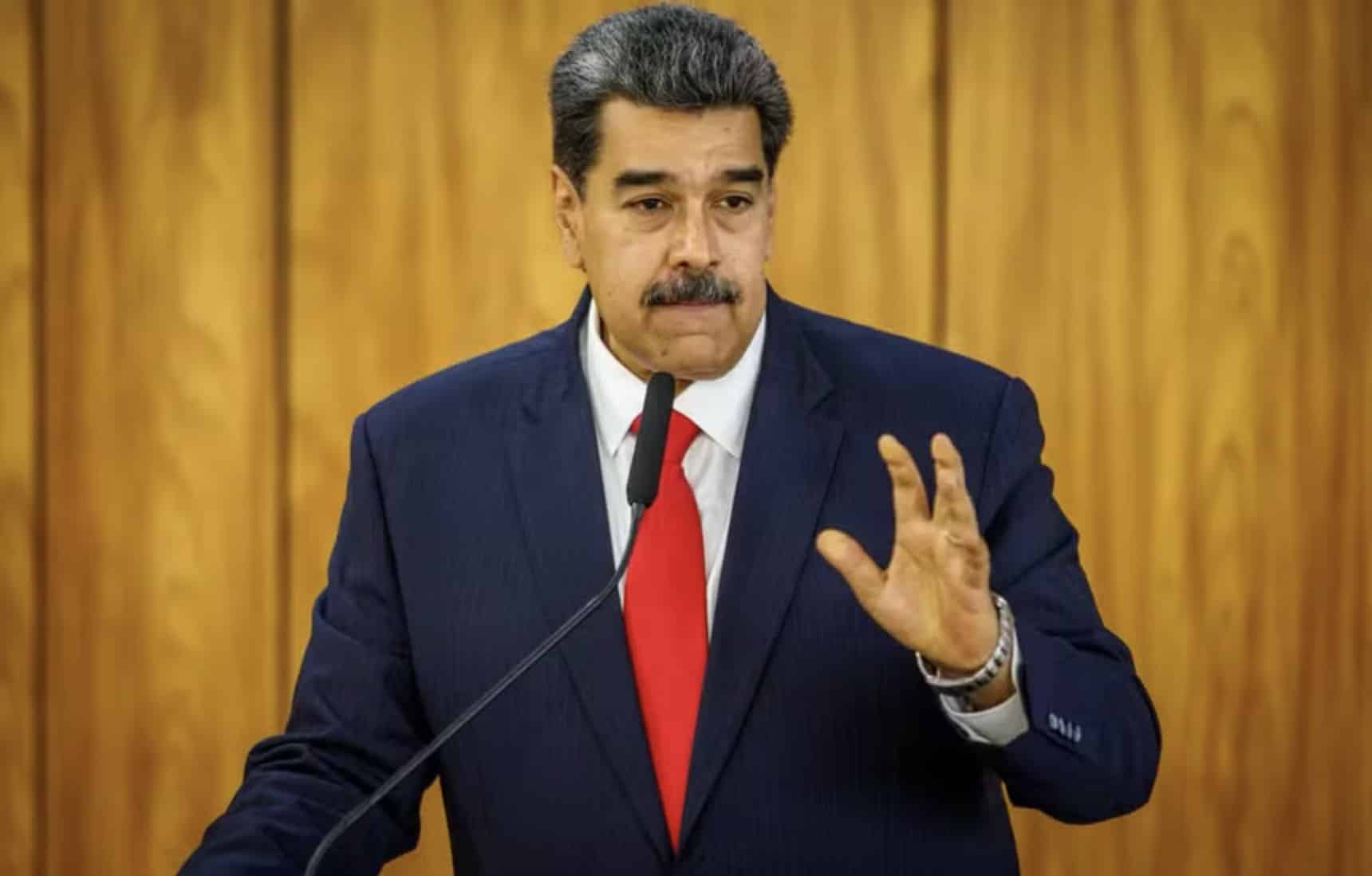 EUA oferecem recompensa de US$ 25 milhões por Maduro EUA oferecem recompensa de US$ 25 milhões por Maduro