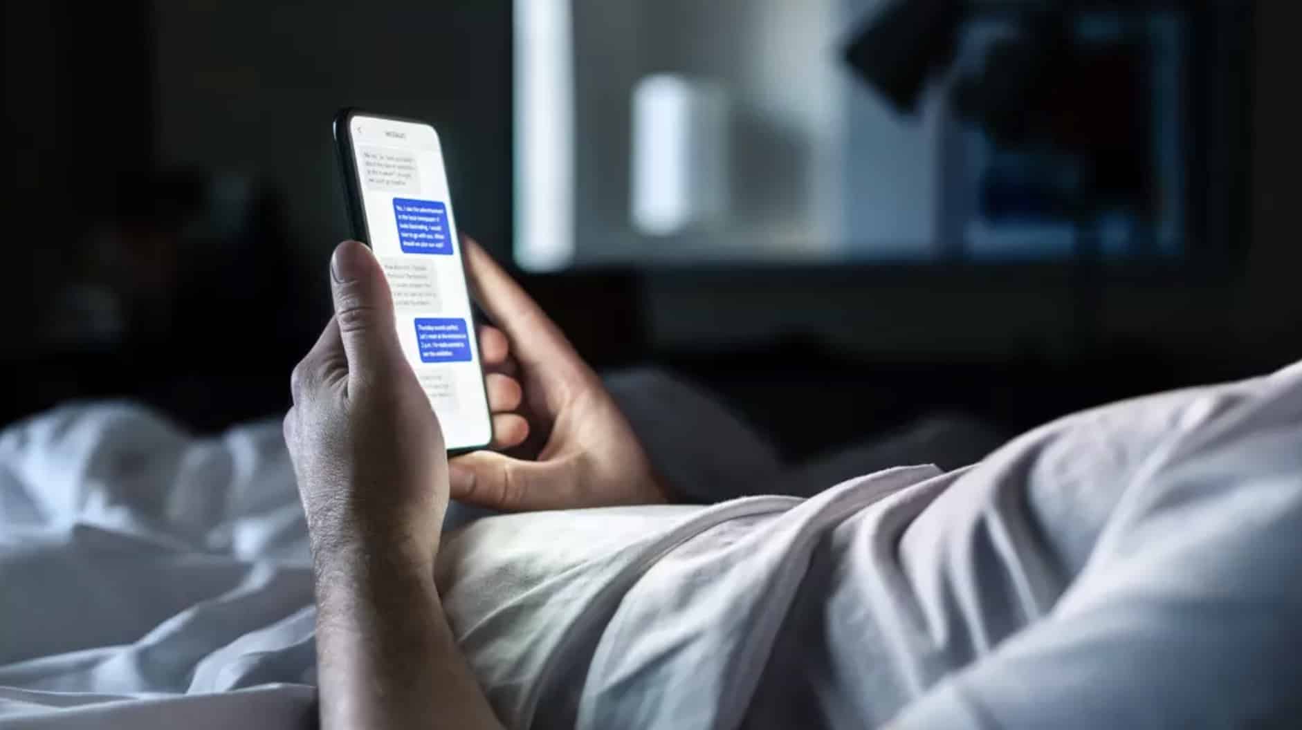 Especialista em relacionamentos revela os 5 principais sinais de que seu parceiro está te traindo