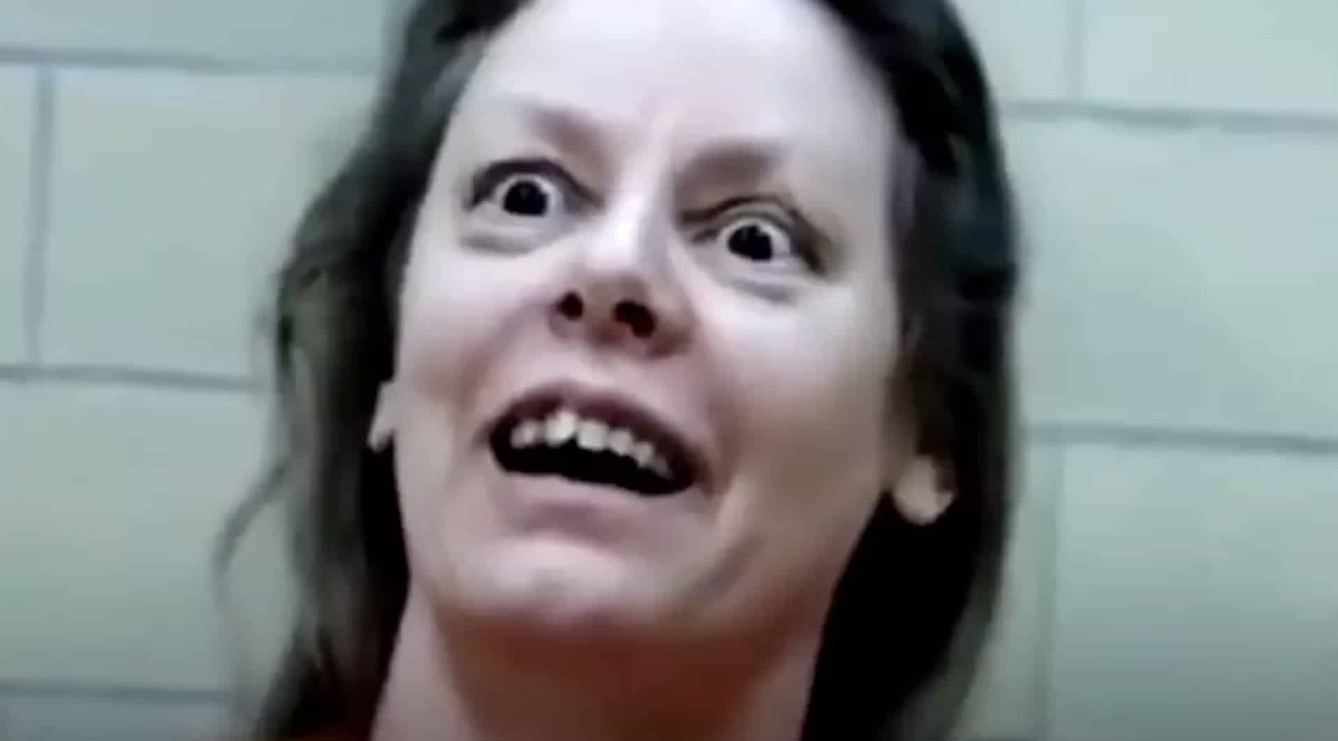Filmagem assustadora de uma entrevista com a notória serial killer Aileen Wuornos sugerem teoria arrepiante pouco antes de sua execução Filmagem assustadora de uma entrevista com a notória serial killer Aileen Wuornos sugerem teoria arrepiante pouco antes de sua execução