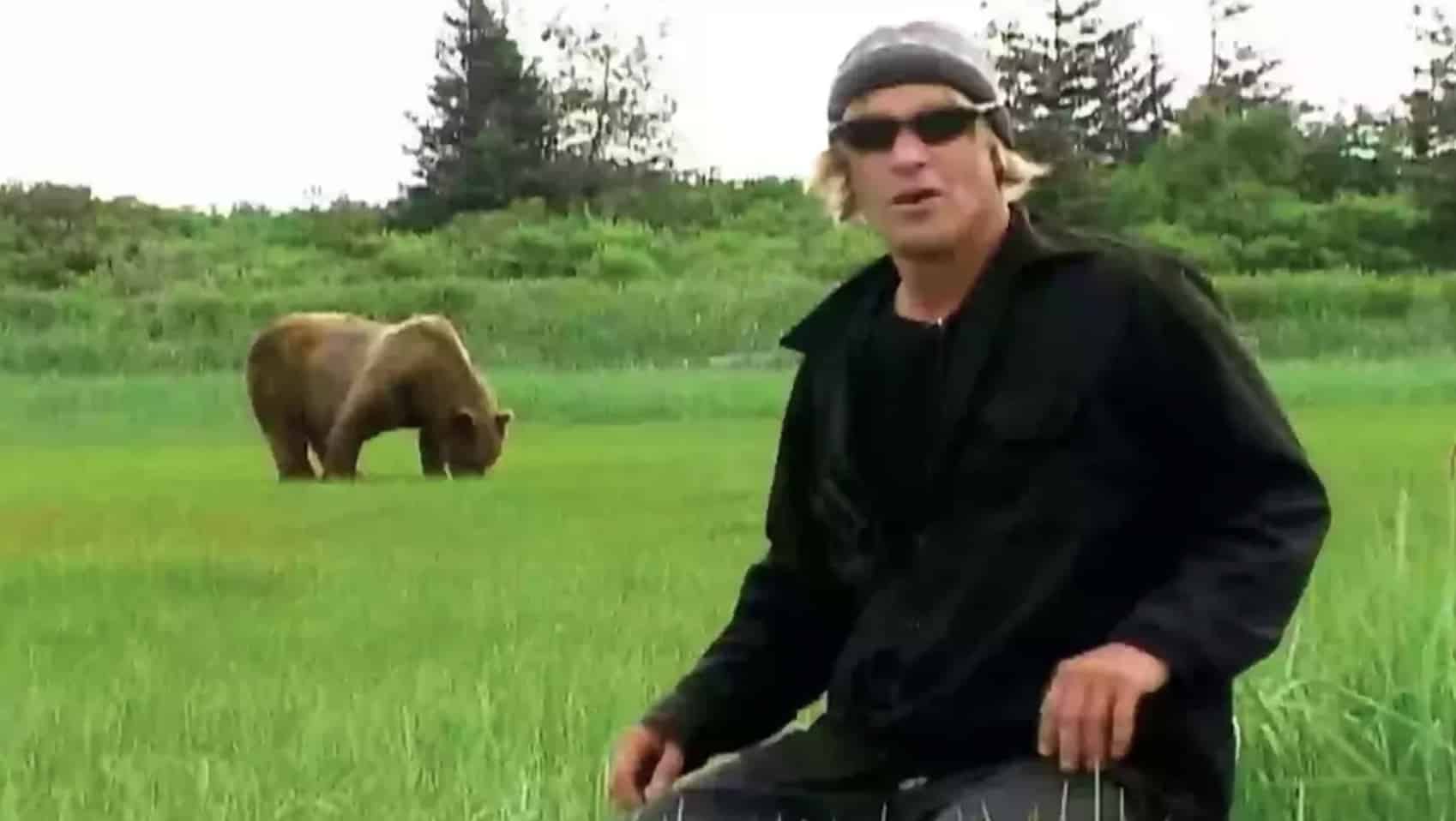 Filmagem horripilante foi registrada de casal que sofreu a "pior morte de todas" ao ser devorado por um urso Filmagem horripilante foi registrada de casal que sofreu a "pior morte de todas" ao ser devorado por um urso