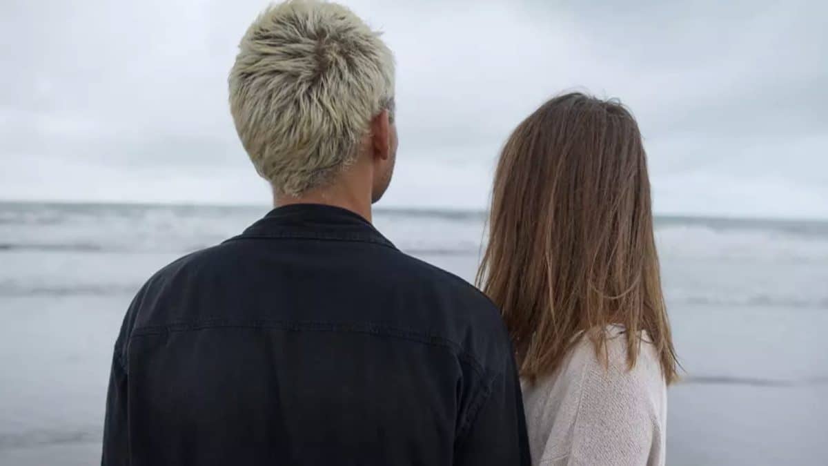 Homem heteroflexível revela como a não monogamia ética impacta seus relacionamentos