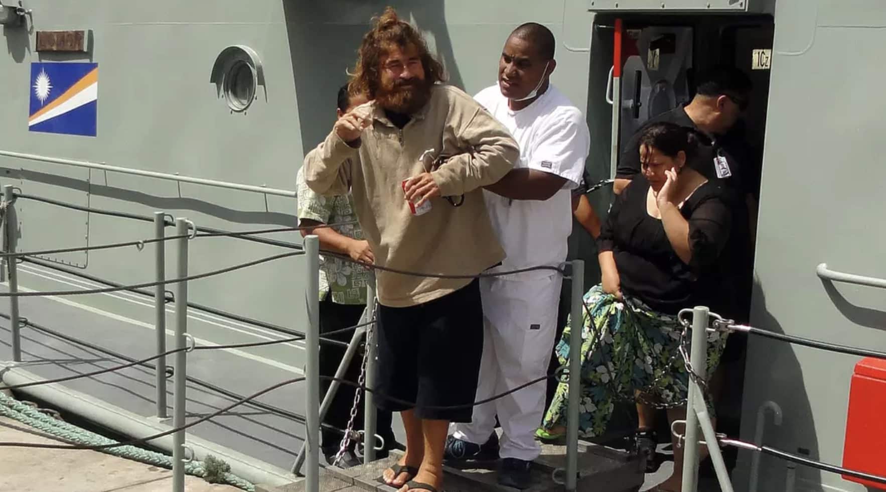 Homem que sobreviveu após ficar à deriva por 438 dias no mar sem comida ou água revela como conseguiu se manter vivo Homem que sobreviveu após ficar à deriva por 438 dias no mar sem comida ou água revela como conseguiu se manter vivo