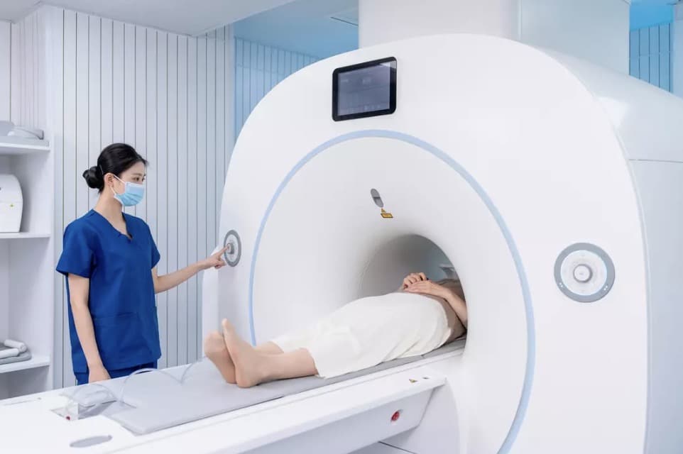Kevin tragicamente sucumbiu aos ferimentos dois dias após ter sido “arrancado” por uma máquina de ressonância magnética