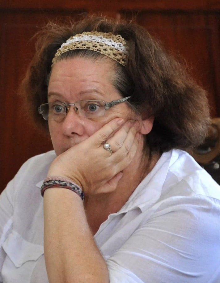 Mulher aguardando execução por pelotão de fuzilamento em Bali fez um pedido final arrepiante Lindsay Sandiford foi pega contrabandeando 2,1 milhões de dólares em cocaína para Bali
