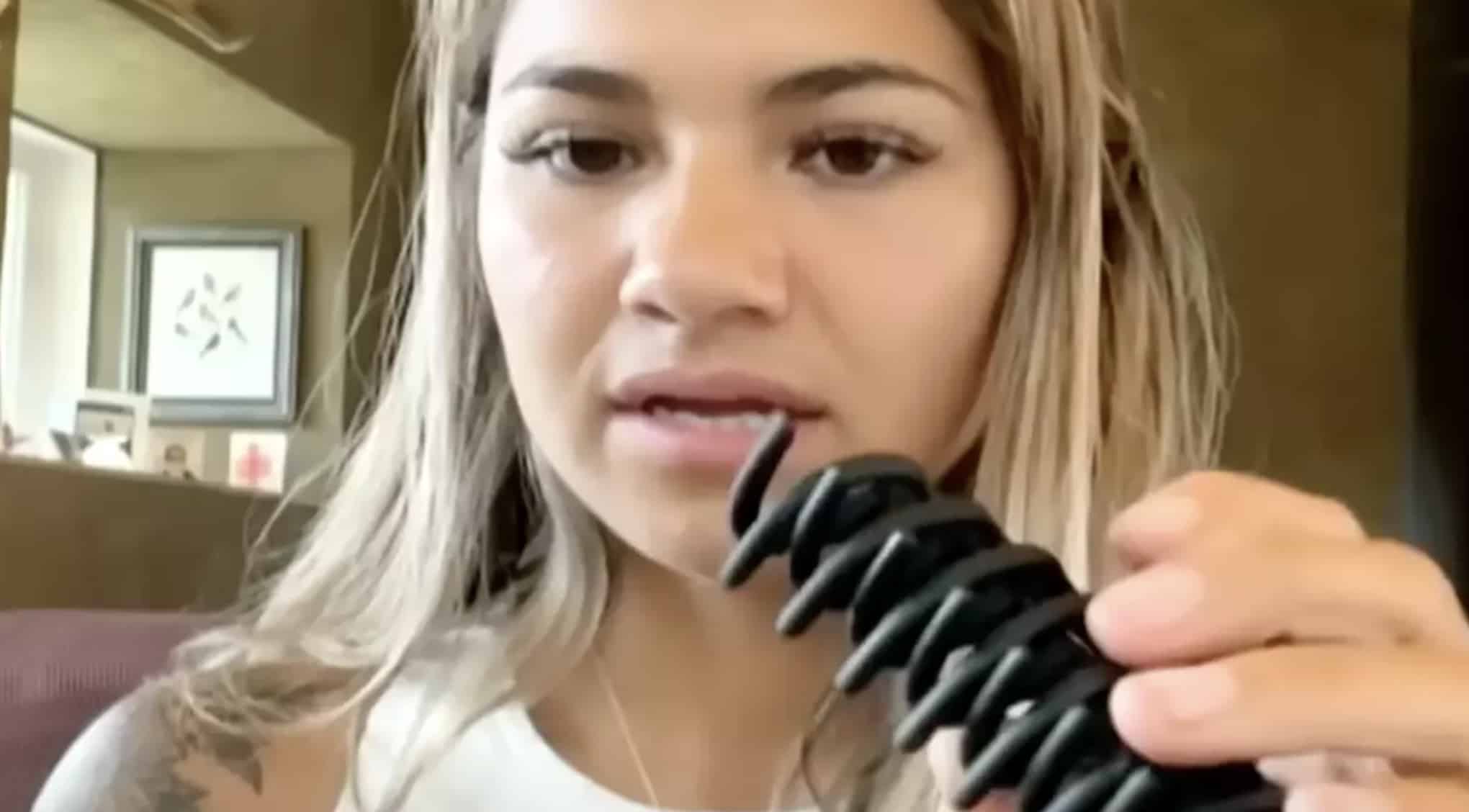 Mulher explica como um acessório de cabelo de $ 3 salvou sua vida enquanto sua cabeça estava na boca de um urso-pardo Mulher explica como um acessório de cabelo de $ 3 salvou sua vida enquanto sua cabeça estava na boca de um urso-pardo