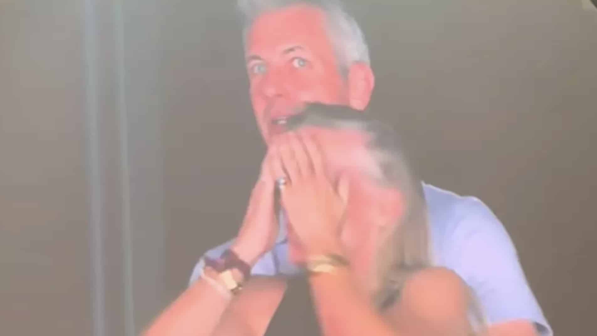 Pessoas destacam a reação "desastrosa" de Chris Martin após CEO ser flagrado com funcionária na câmera do beijo em show do Coldplay