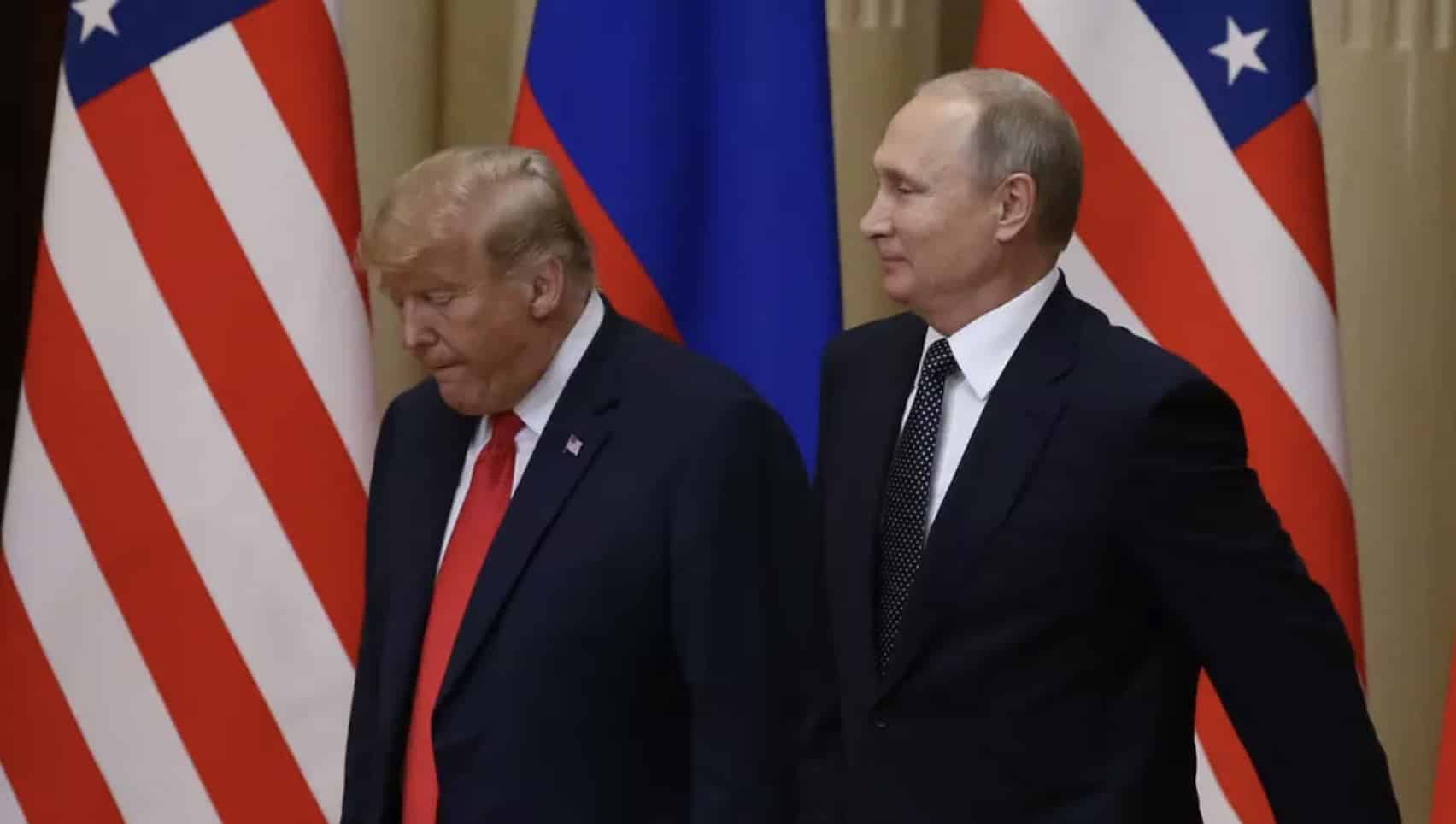 Rússia emite resposta sobre áudios vazados de Donald Trump ameaçando "bombardear pra valer" Moscou Áudio vazado revela ameaças de Trump contra Moscou e Pequim; governo russo nega conversa e levanta suspeitas sobre autenticidade da gravação