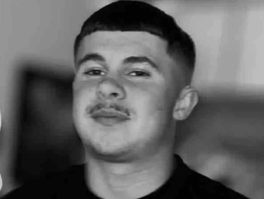 Adolescente morre após bater a cabeça em trágico acidente enquanto comemorava "nova vida" com a namorada Sonny havia começado um novo emprego recentemente (GoFundMe)