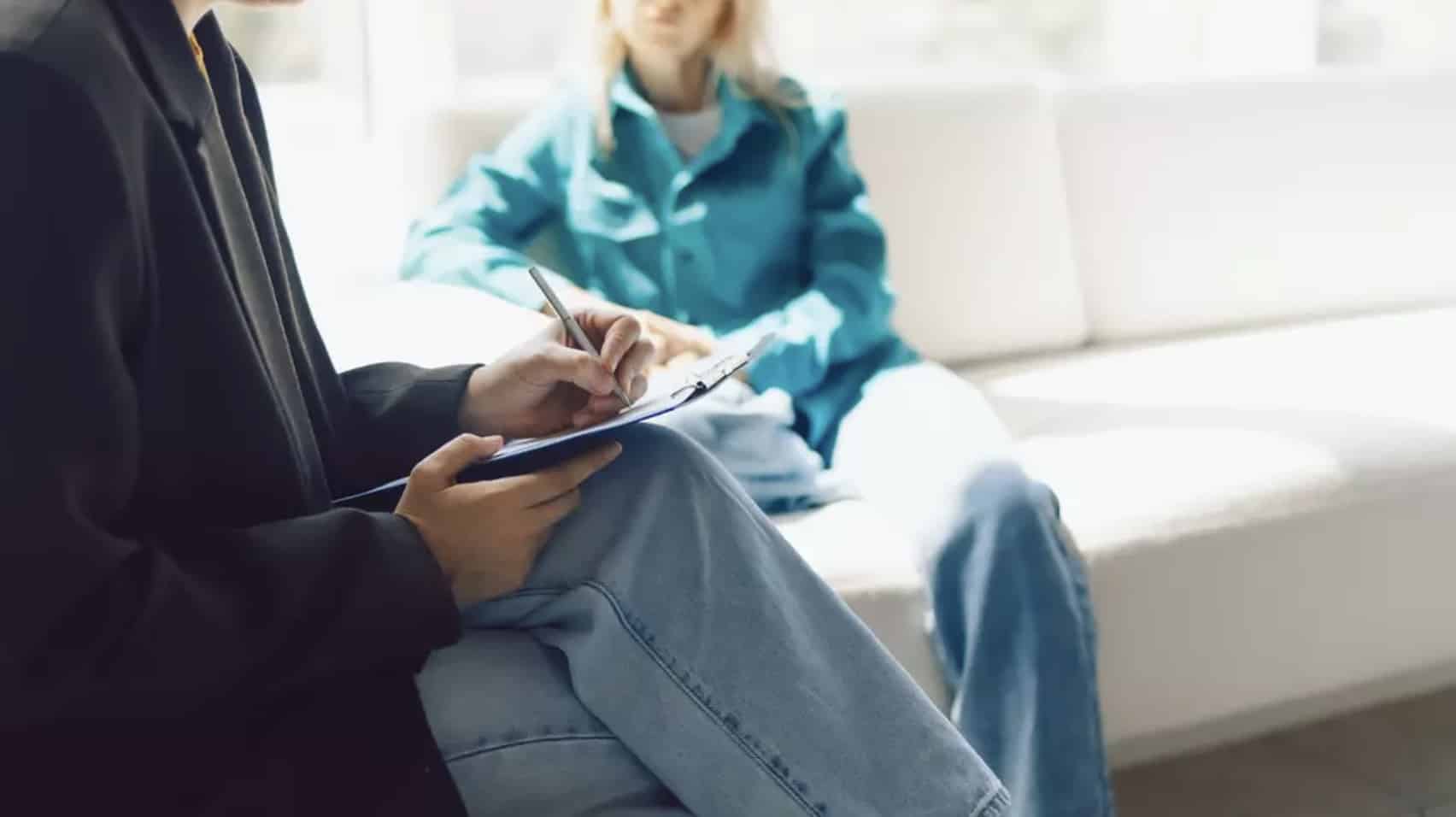 Terapeuta diz que uma pergunta vai "testar seu relacionamento", mas está "fazendo as pessoas chorarem" Terapeuta diz que uma pergunta vai "testar seu relacionamento", mas está "fazendo as pessoas chorarem"