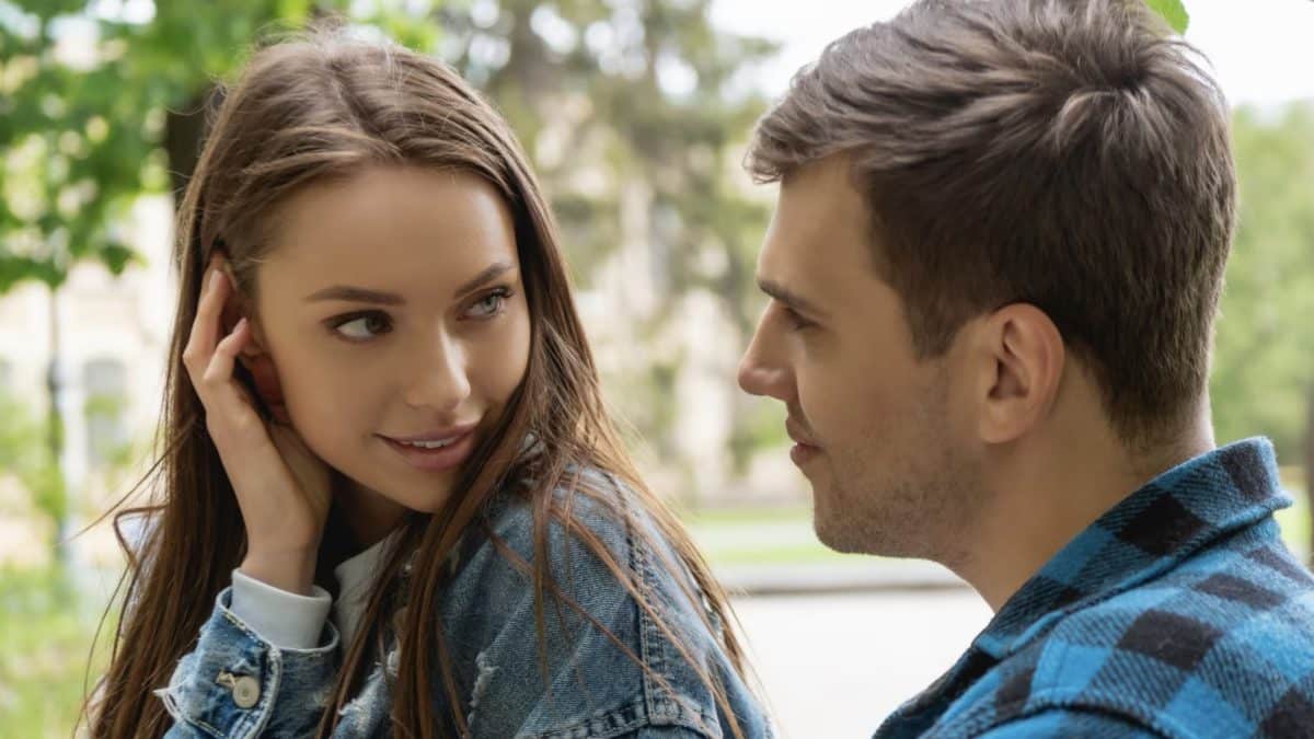 Psicólogos descobriram que uma técnica de flerte funciona "quase sempre" para homens e mulheres
