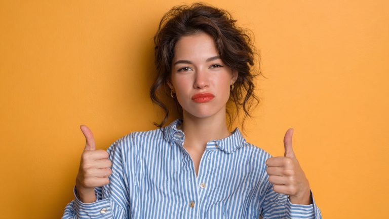 8 gestos do dia-a-dia que torna você agradável, segundo a psicologia