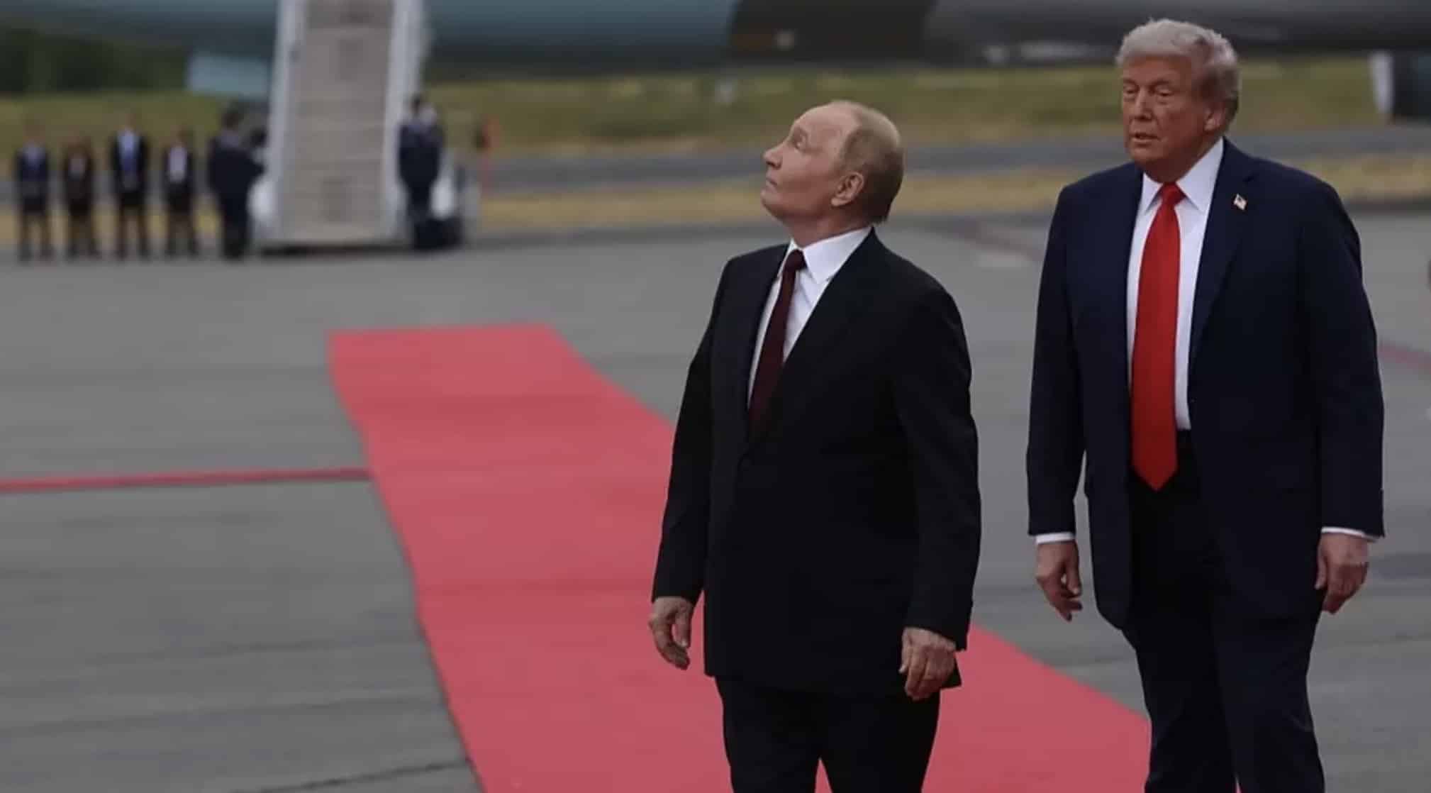 Especialista em linguagem corporal revela o motivo arrepiante do gesto de mão de Putin após Trump sobrevoar com bombardeiros nucleares sobre a cabeça do presidente Especialista em linguagem corporal revela o motivo arrepiante do gesto de mão de Putin após Trump sobrevoar com bombardeiros nucleares sobre a cabeça do presidente