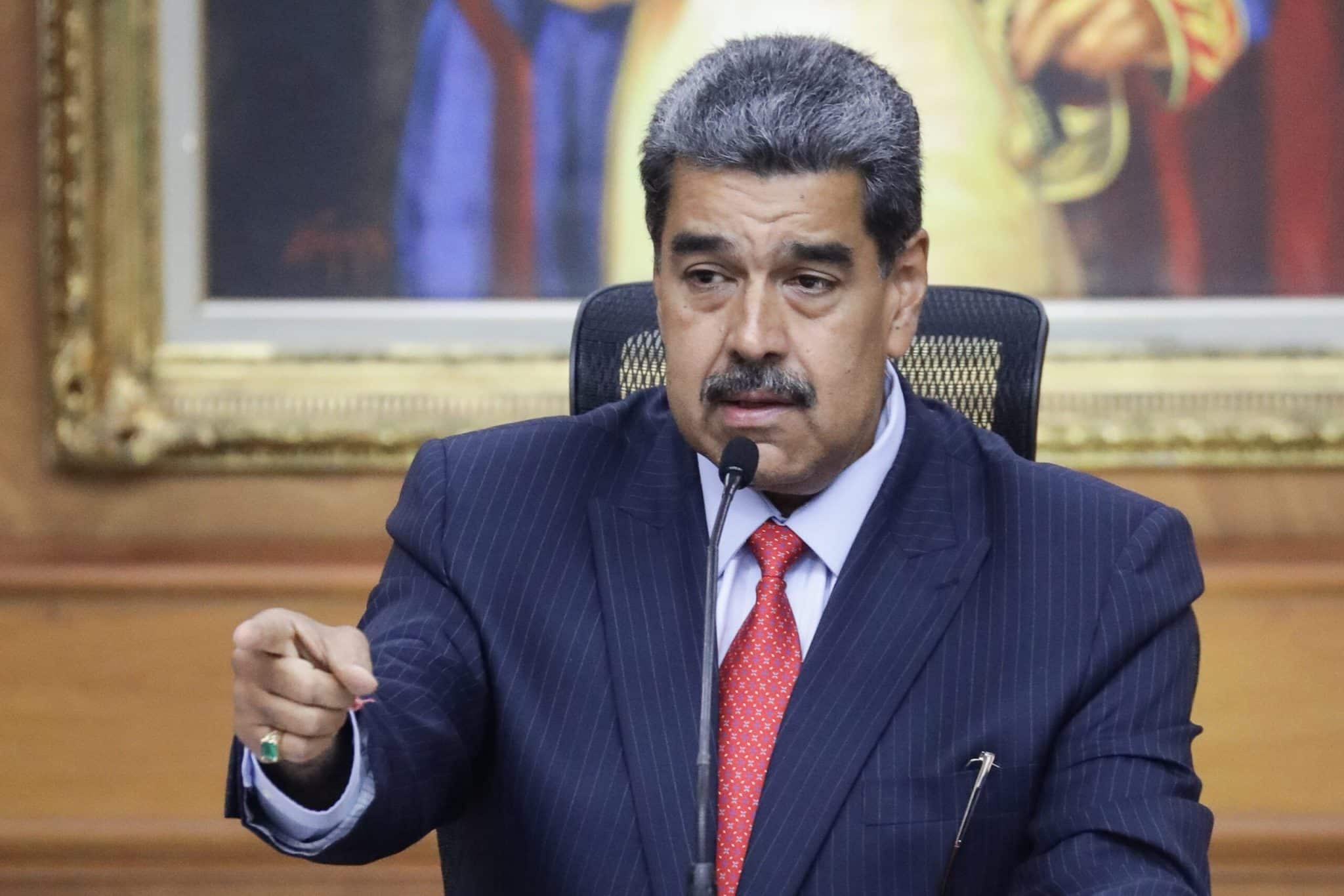 Guerra à vista? Maduro convoca alistamento militar na Venezuela Guerra à vista? Maduro convoca alistamento militar na Venezuela