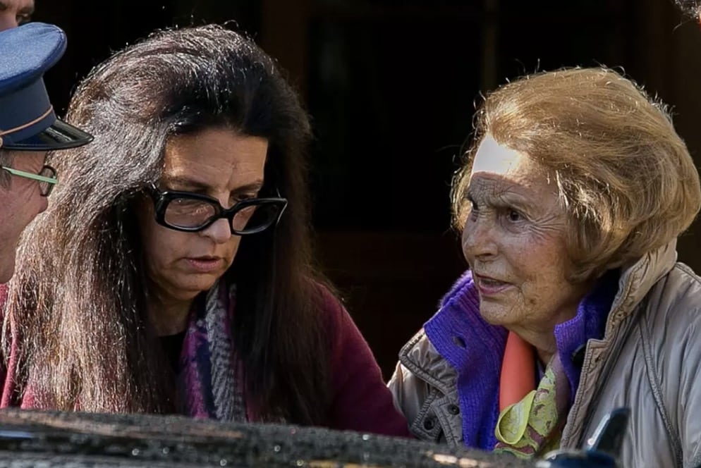 Meyers ao lado de sua mãe, Liliane Bettencourt, um ano antes de sua morte