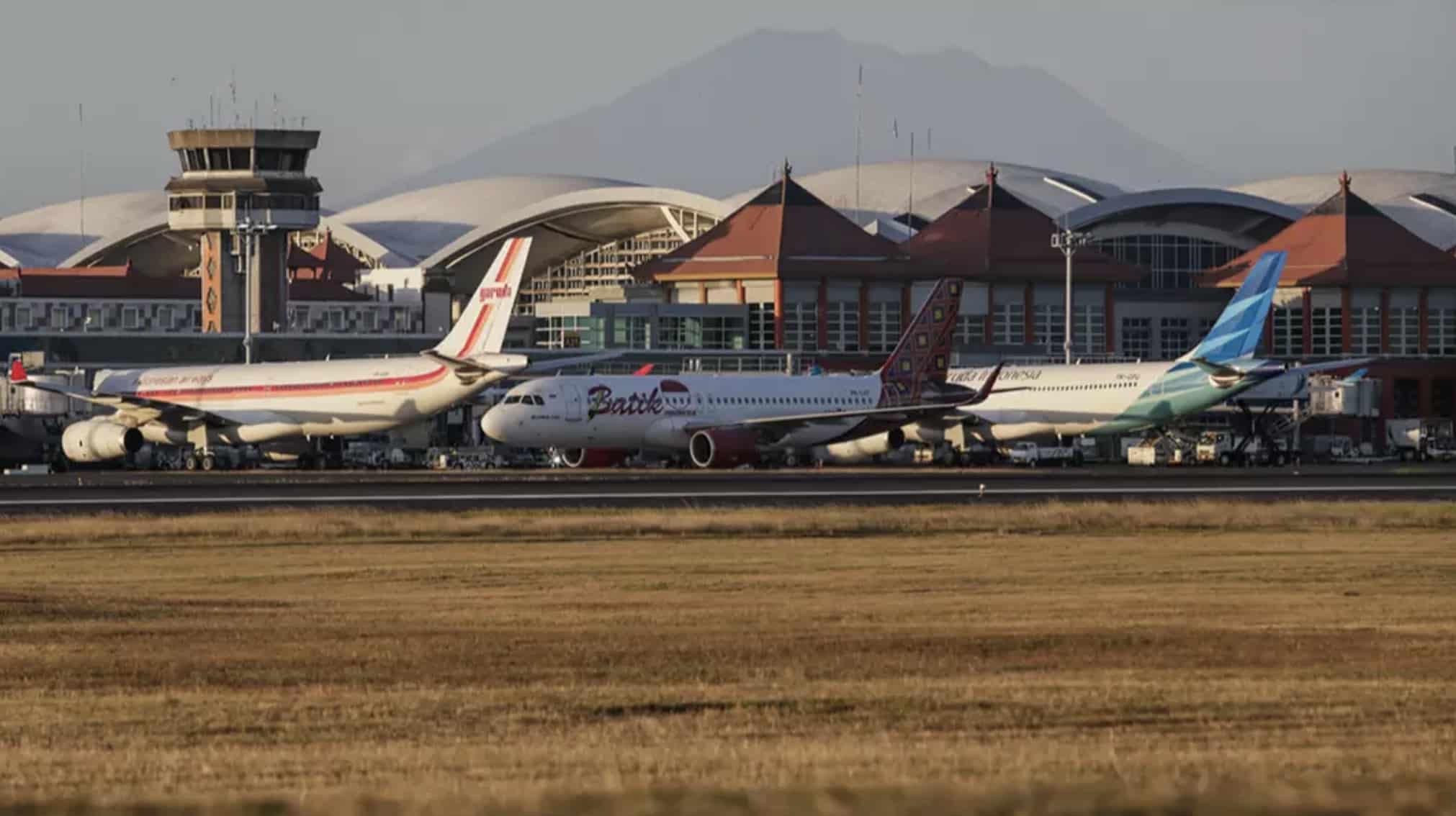 Mulher agora enfrenta pena de morte após supostamente tentar contrabandear $ 70.000 em drogas em brinquedo erótico em um aeroporto