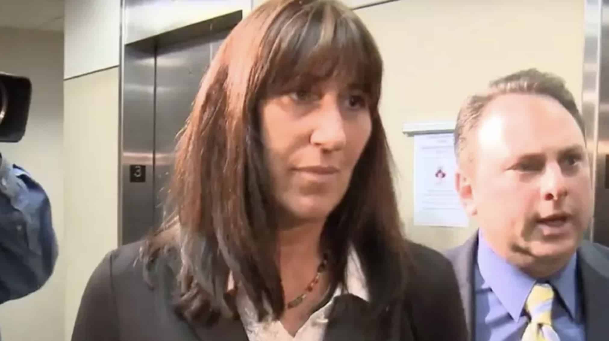 Mulher doou um rim para sua chefe e depois foi demitida por ela Mulher doou um rim para sua chefe e depois foi demitida por ela