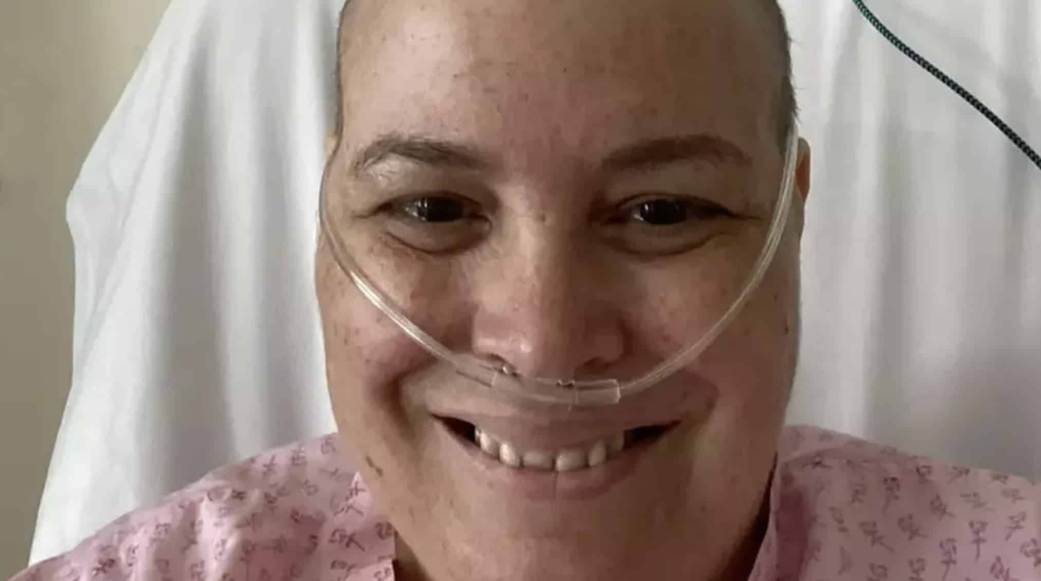 Mulher revela sintomas "embaraçosos" que se arrepende de ter escondido dos médicos ao ser diagnosticada com câncer incurável Mulher revela sintomas "embaraçosos" que se arrepende de ter escondido dos médicos ao ser diagnosticada com câncer incurável