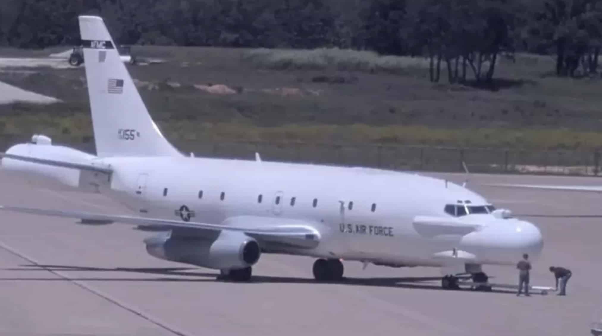 O avião mais secreto do mundo é visto voando sobre a Área 51, "confirmando" um antigo rumor