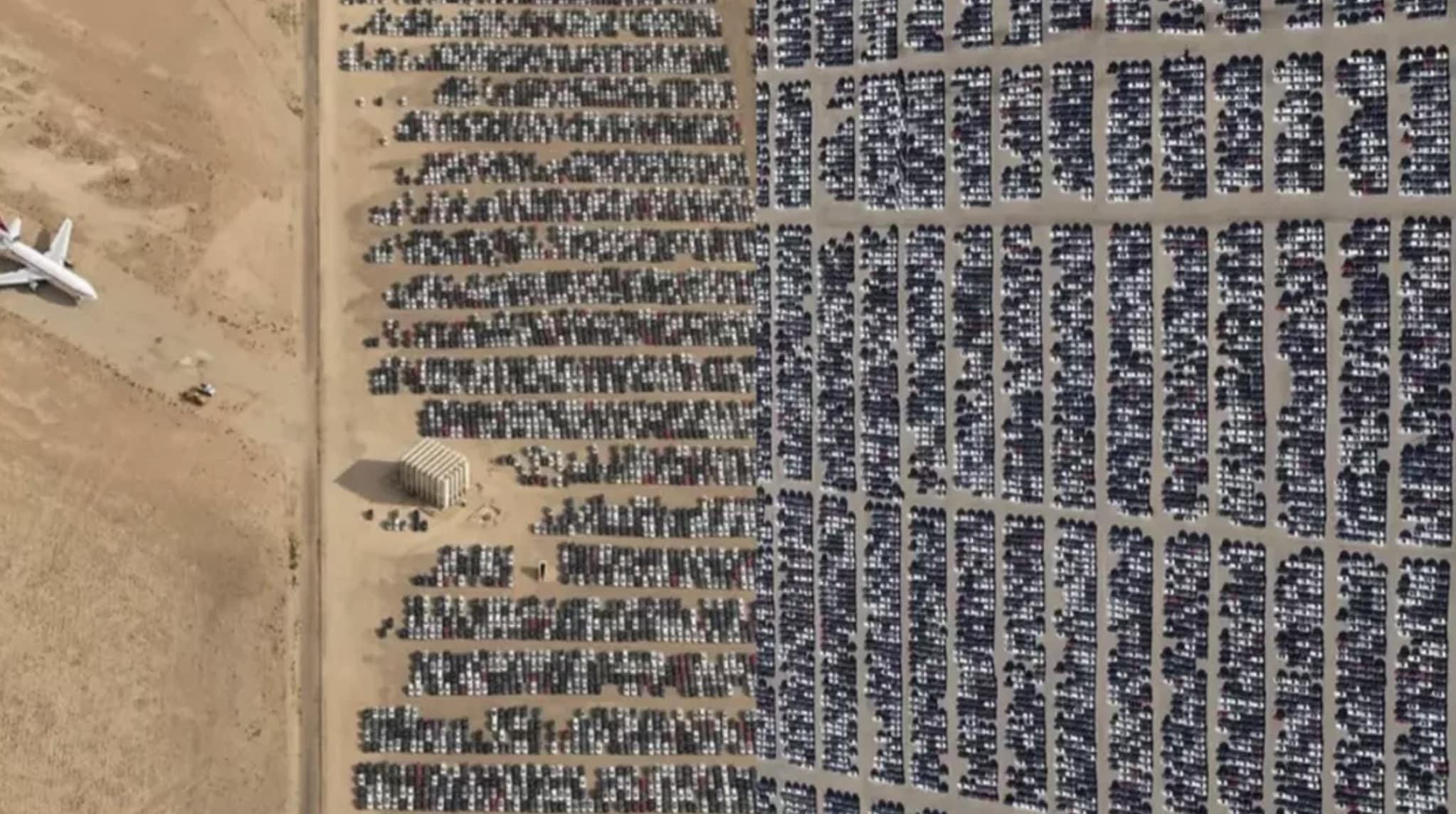 O motivo perturbador pelo qual milhares de Audis ficaram abandonados em um deserto após escândalo de US$ 36.000.000.000 O motivo perturbador pelo qual milhares de Audis ficaram abandonados em um deserto após escândalo de