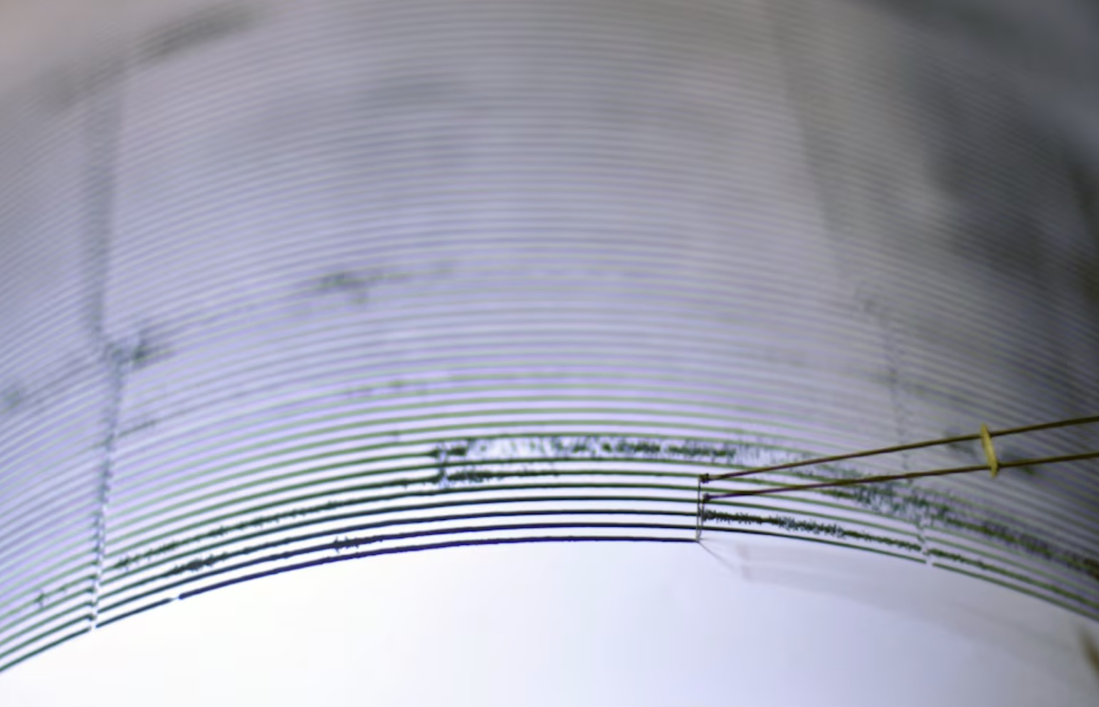 A Terra está pulsando: misterioso sinal sísmico que se repete a cada 26 segundos intriga a ciência O pulso sísmico vem acompanhado de variações de frequência, segundo pesquisas de 2023 (EFE/Ulises Rodríguez)