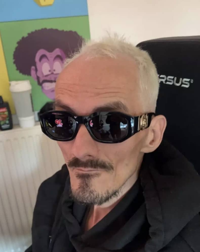 Streamer "torturado" por 10 dias enviou mensagem final de partir o coração antes de morrer em frente à câmera O streamer teria sido submetido a violência (Instagram/jeanpormanove)
