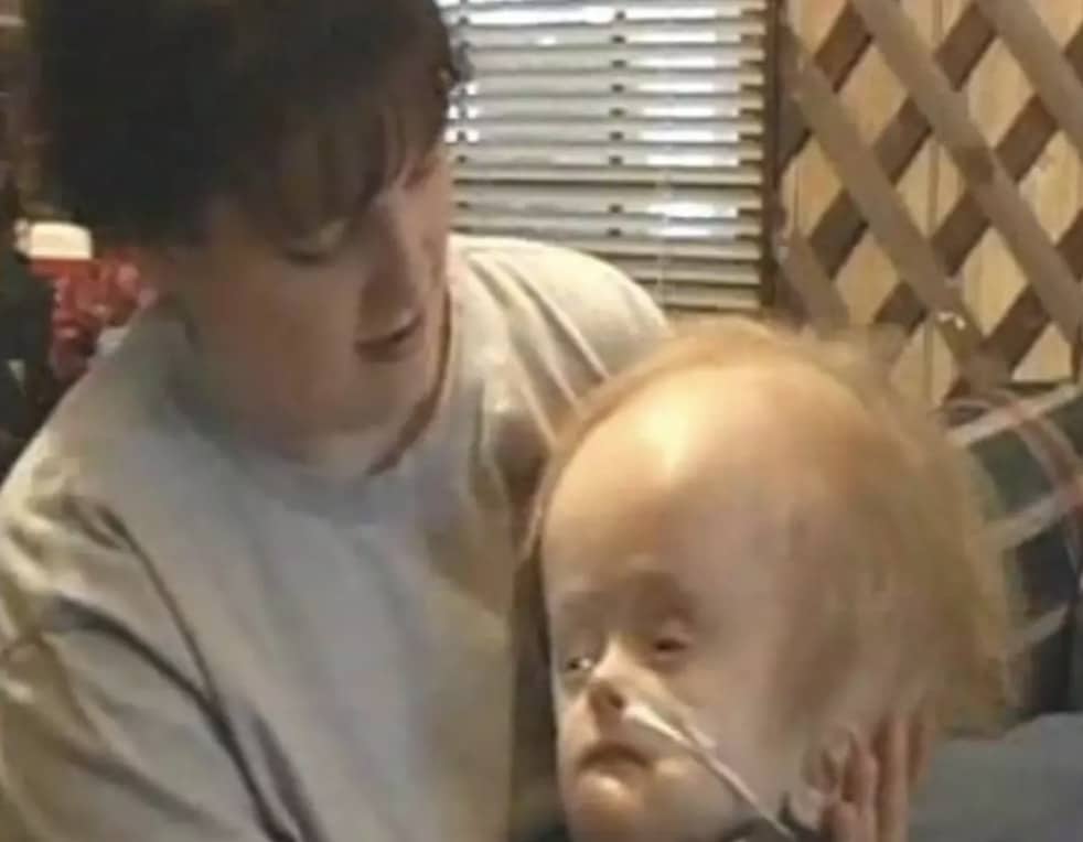 O tronco cerebral preservado de Trevor fez com que ele pudesse viver mais do que o esperado (KSLA)