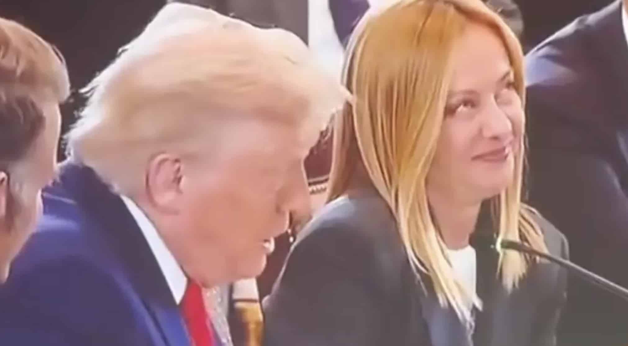 Primeira-ministra da Itália é flagrada "revirando os olhos" após rir de piada de Trump durante reunião Primeira-ministra da Itália é flagrada "revirando os olhos" após rir de piada de Trump durante reunião