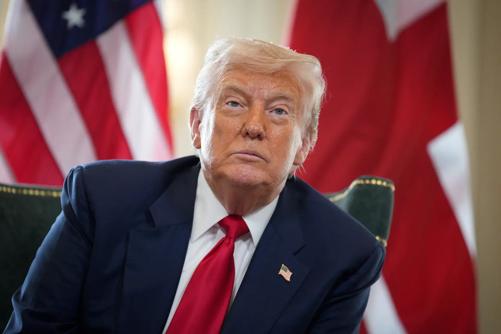 Trump posiciona submarinos nucleares em reação a ameaças da Rússia