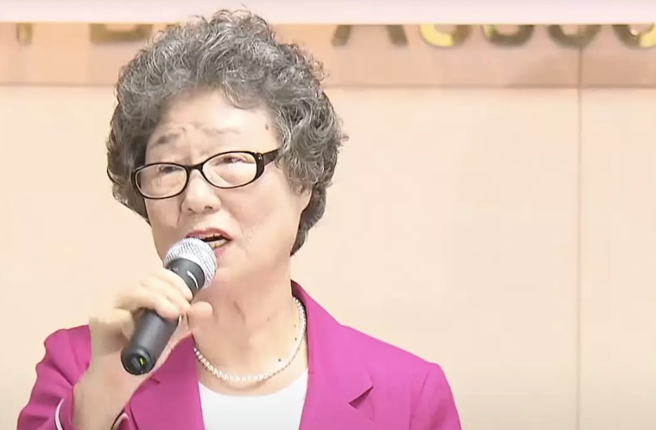 Choi Mal-ja foi absolvida de sua condenação após um juiz decidir que ela agiu em legítima defesa (KBS News)