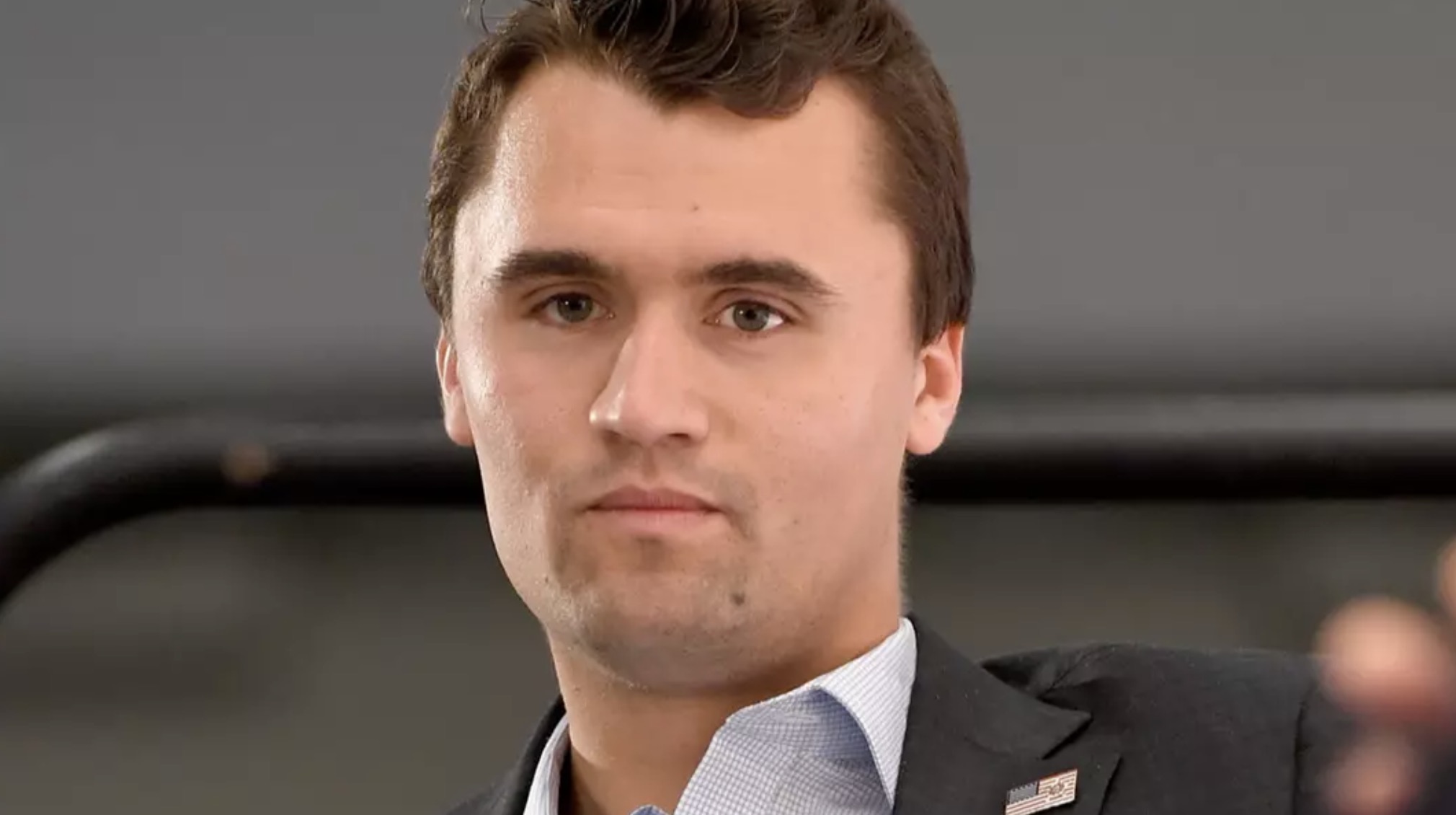Cirurgião que “comemorou a morte de Charlie Kirk” toma decisão importante enquanto enfermeira que o denunciou é reintegrada