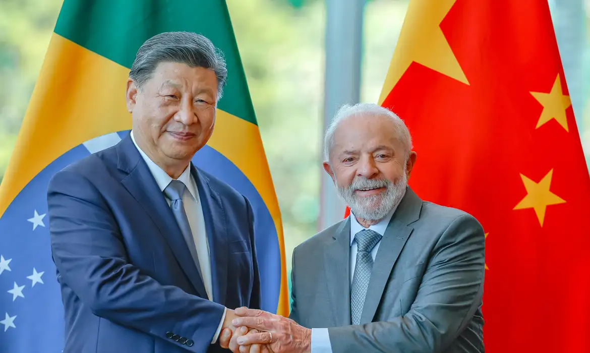 Crescem as ambições da China sobre os minerais críticos no Brasil: seus investimentos aumentaram mais de 100% em um ano