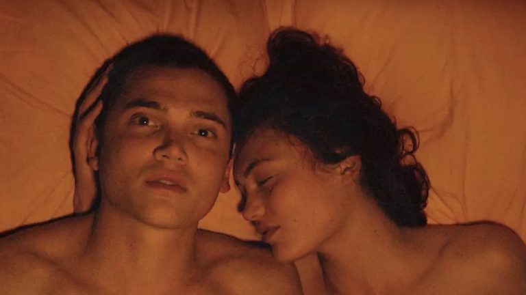 Diretor explica por que fez atores terem sexo real e não coreografado em seu filme que foi banido após estreia em Cannes