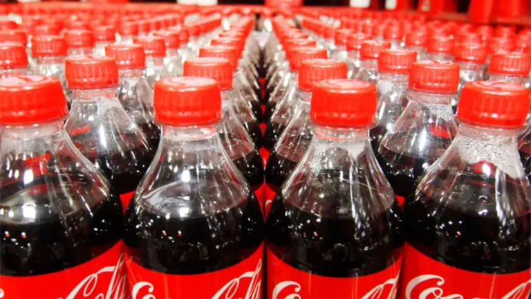 Especialista revela mensagem escondida no logotipo da Coca-Cola que as pessoas nunca percebem