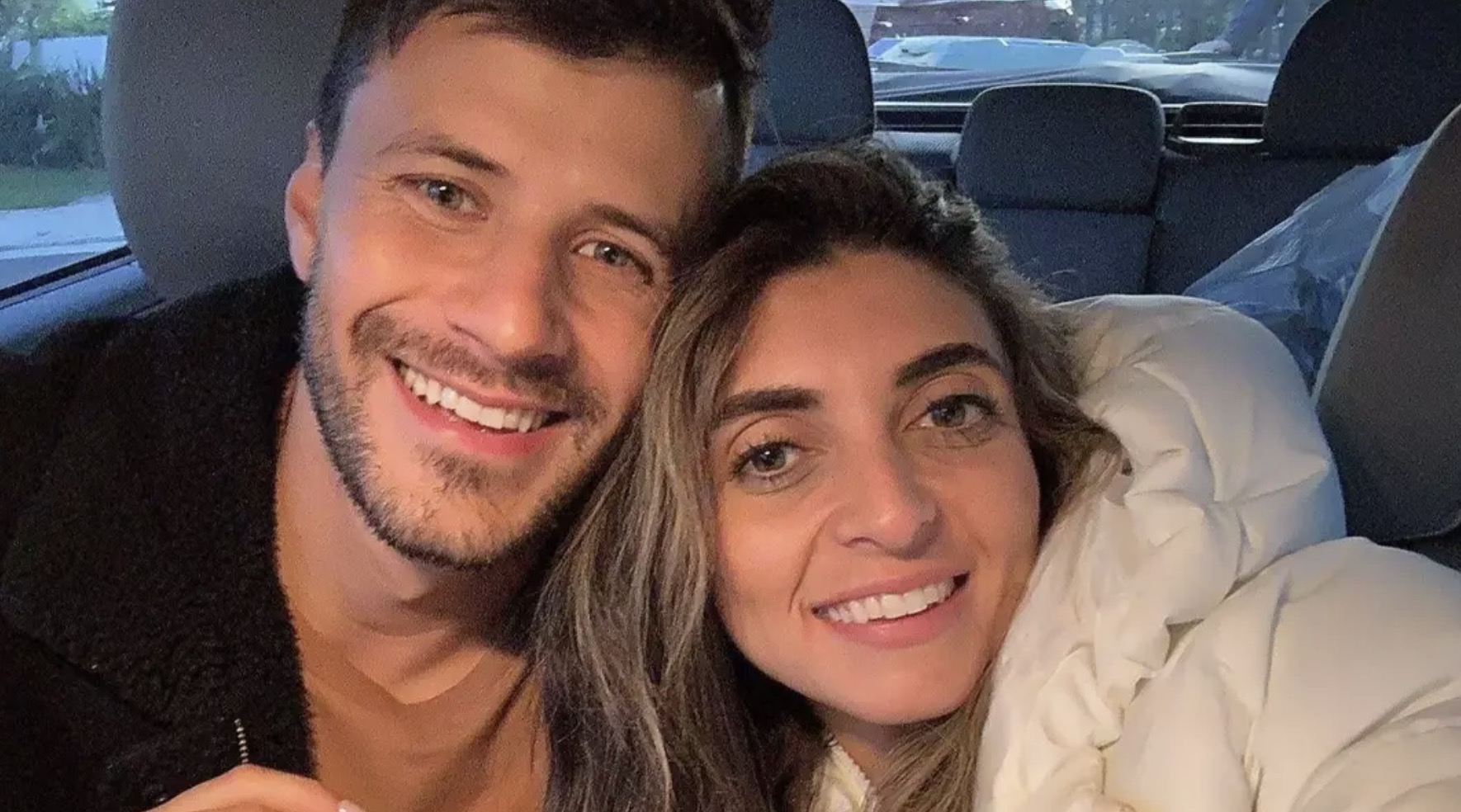 Ex-viciada em sexo explicou por que se casou com um virgem de 30 anos