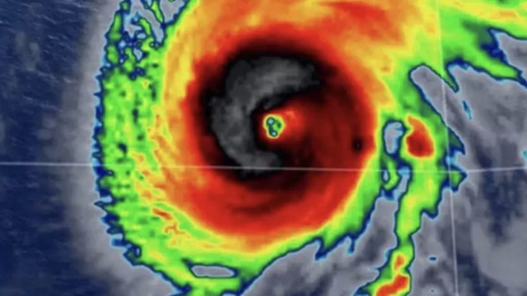 Furacão Gabrielle se intensifica rapidamente, enquanto trajetória da megatempestade é revelada
