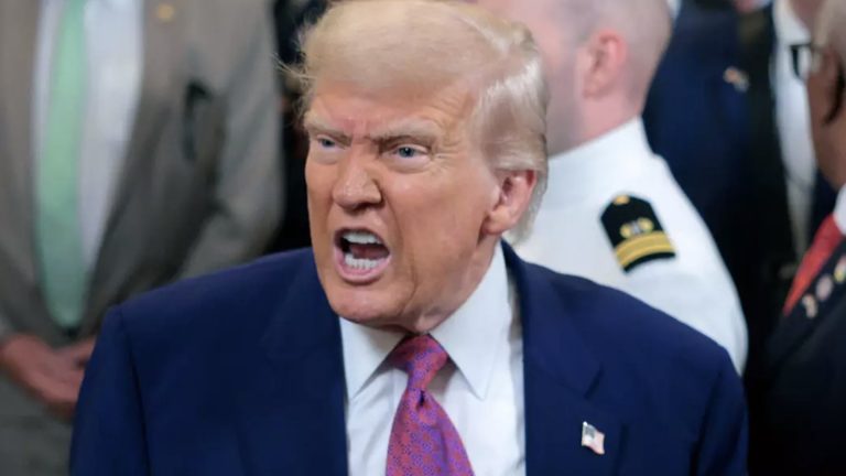 Governo Trump é criticado por violação "discriminatória" de direitos civis ao tentar proibir grupo específico de possuir armas
