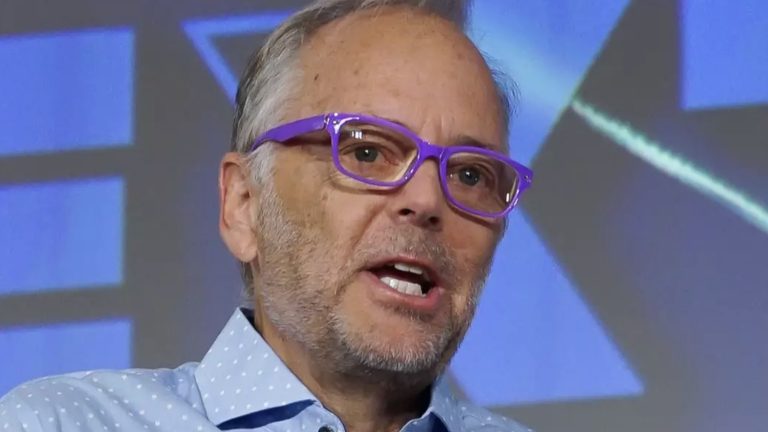 Homem diagnosticado com raro câncer no sangue afirma que a IA "salvou sua vida" depois que vários médicos não perceberam os sinais