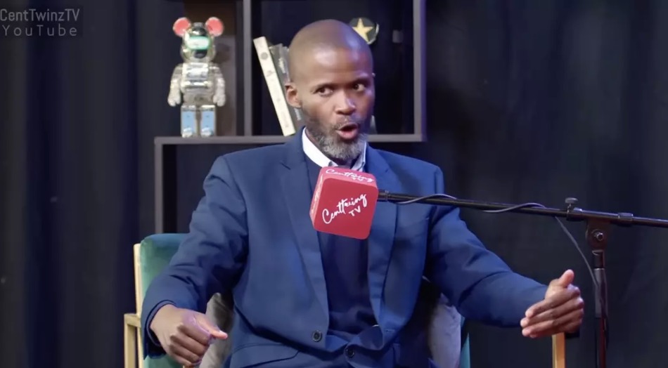 Pessoas estão largando empregos e vendendo carros após se convencerem de que o mundo vai acabar amanhã Joshua Mhlakela, um homem religioso da África do Sul, acredita que o arrebatamento acontecerá nesta semana (YouTube/CENTTWINZ TV)