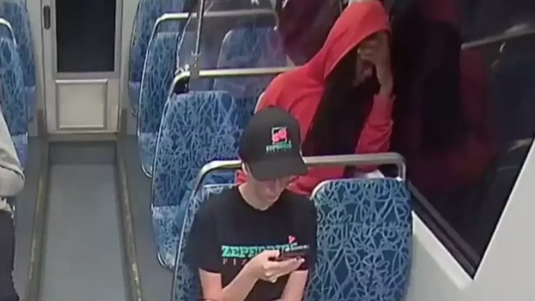 Mãe de homem que matou refugiada ucraniana no trem dá declaração bizarra sobre o caso
