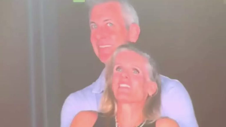 Marido de funcionária flagrada com CEO no telão do show do Coldplay quebra o silêncio com reviravolta chocante
