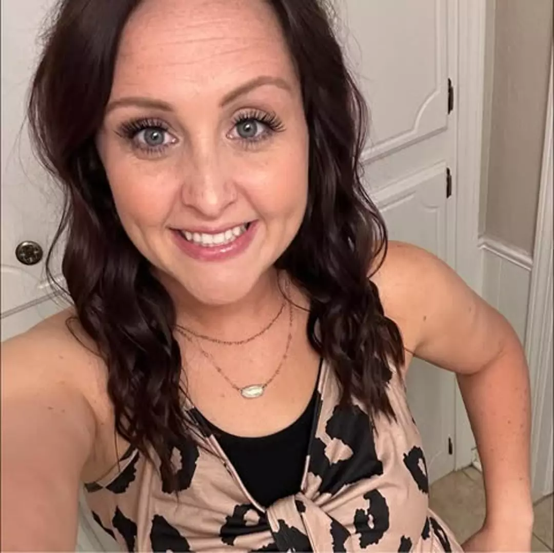 Mãe de 30 anos morre dois anos após beber uma margarita em um restaurante, enquanto a polícia divulga atualização sobre o caso A mãe disse que ingeriu apenas um “gole” do coquetel mortal (Facebook)