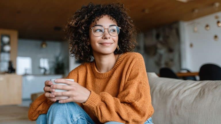 O que significa não gostar de receber visitas em casa, segundo a psicologia