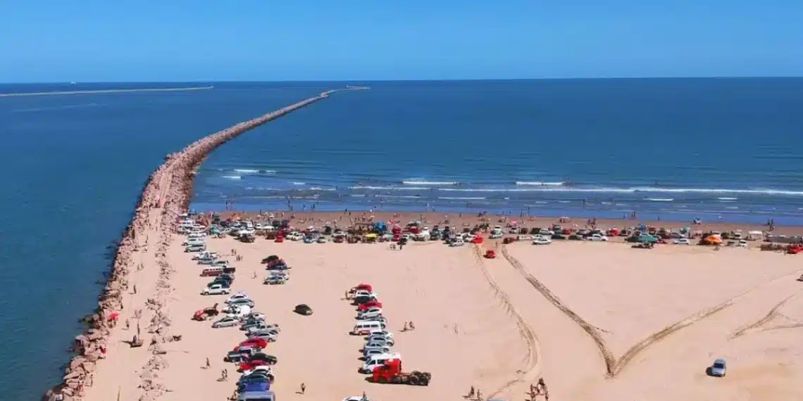 A praia brasileira que entrou para o Livro dos Recordes Praia do Cassino